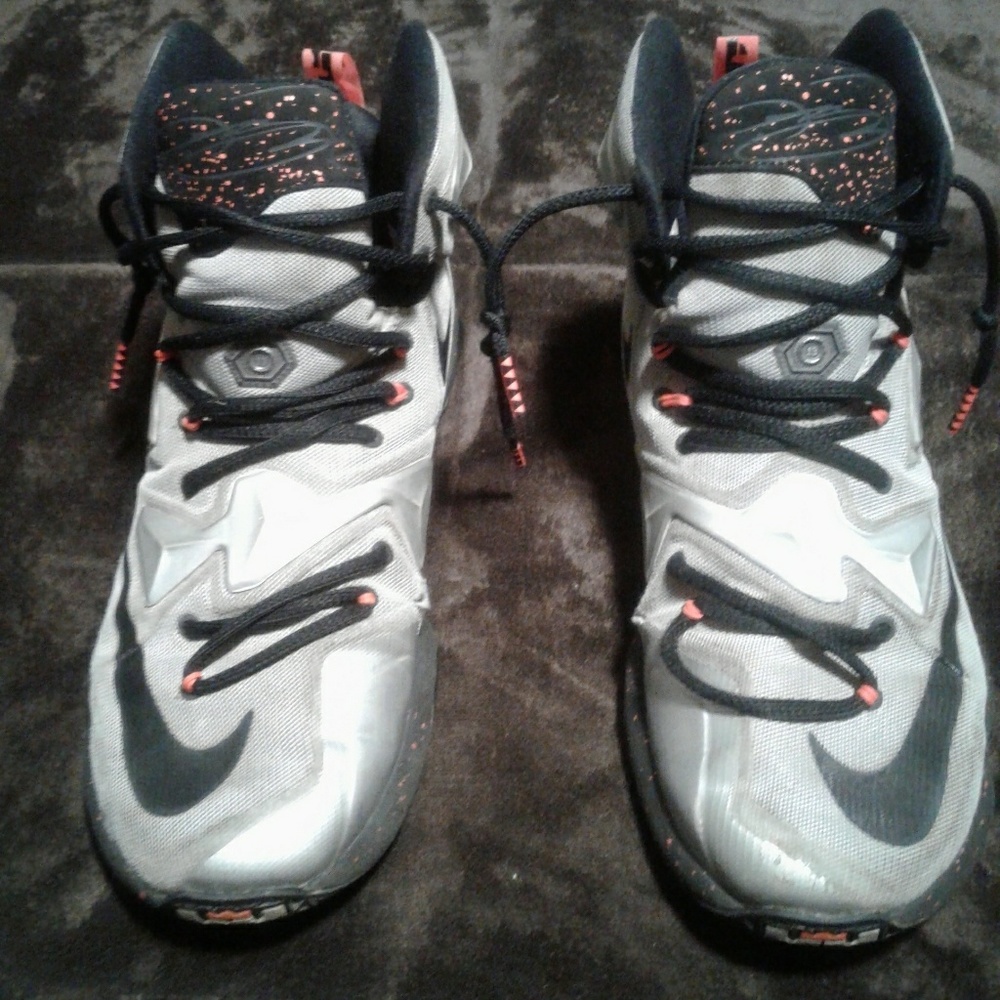 LeBron James Men's Size 10